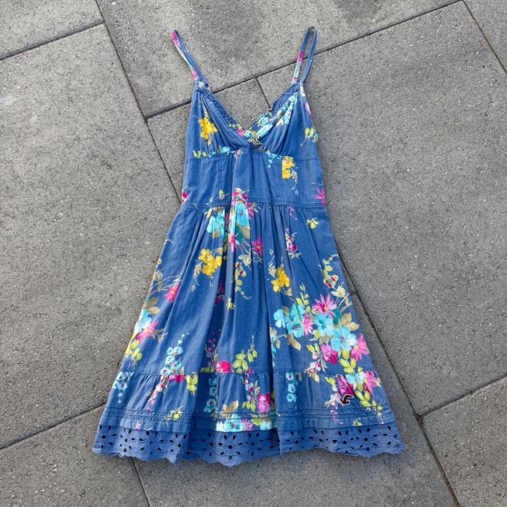 Hollister Blue Floral Mini Dress Eyelet Hem Smocked Back XS